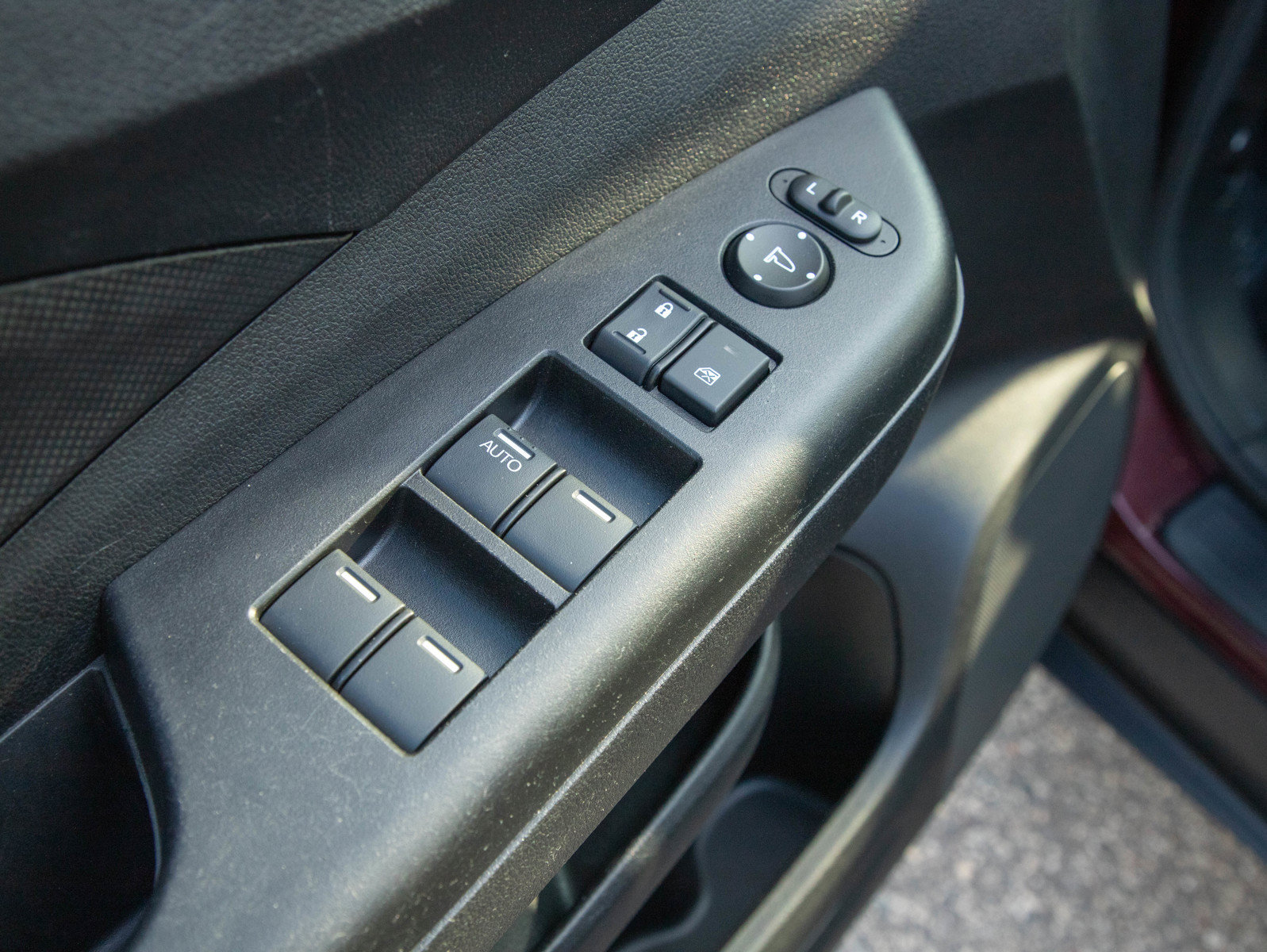 Used 2015 Honda CR-V LX image 20