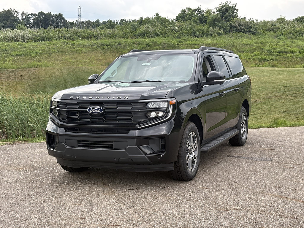 New 2026 Ford Expedition Max Active AWD/4WD image 1