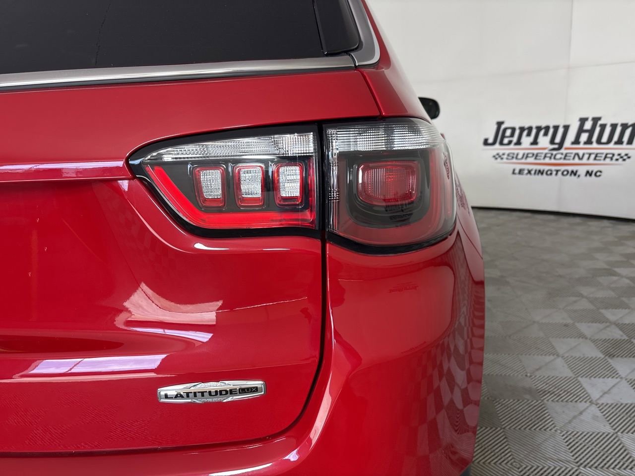 Used 2023 Jeep Compass Latitude image 29