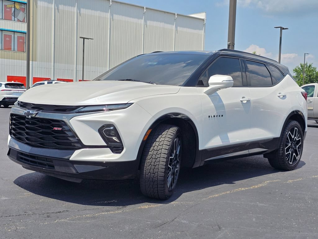 Used 2023 Chevrolet Blazer RS w/ Driver Confidence II Package AWD/4WD image 4