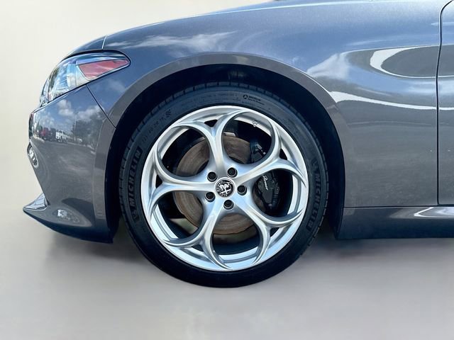 Used 2023 Alfa Romeo Giulia AWD w/ Quick Order Package 22X Lusso image 40
