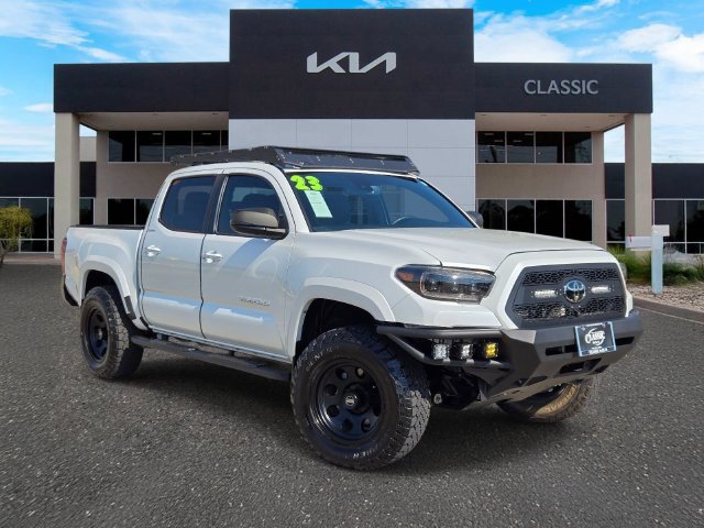 Used 2023 Toyota Tacoma Limited AWD/4WD image 1
