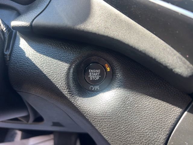 Used 2019 Jeep Cherokee Overland AWD/4WD image 31