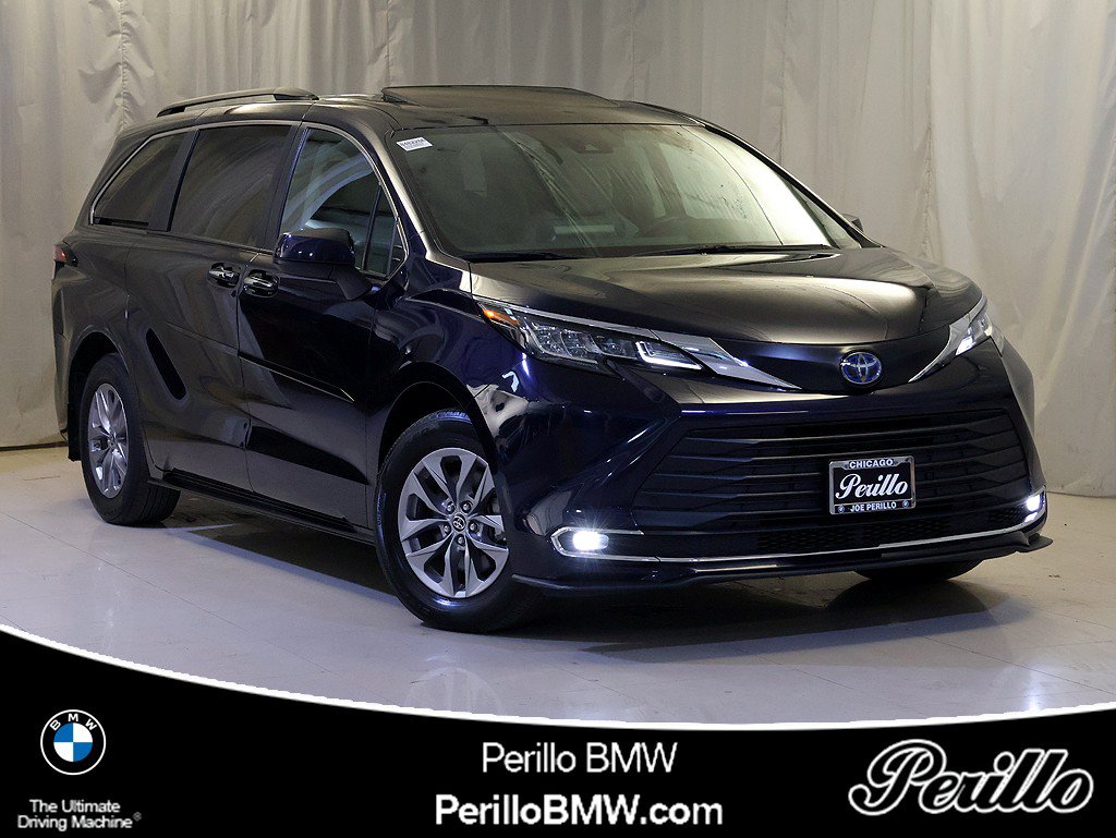 Used 2022 Toyota Sienna XLE