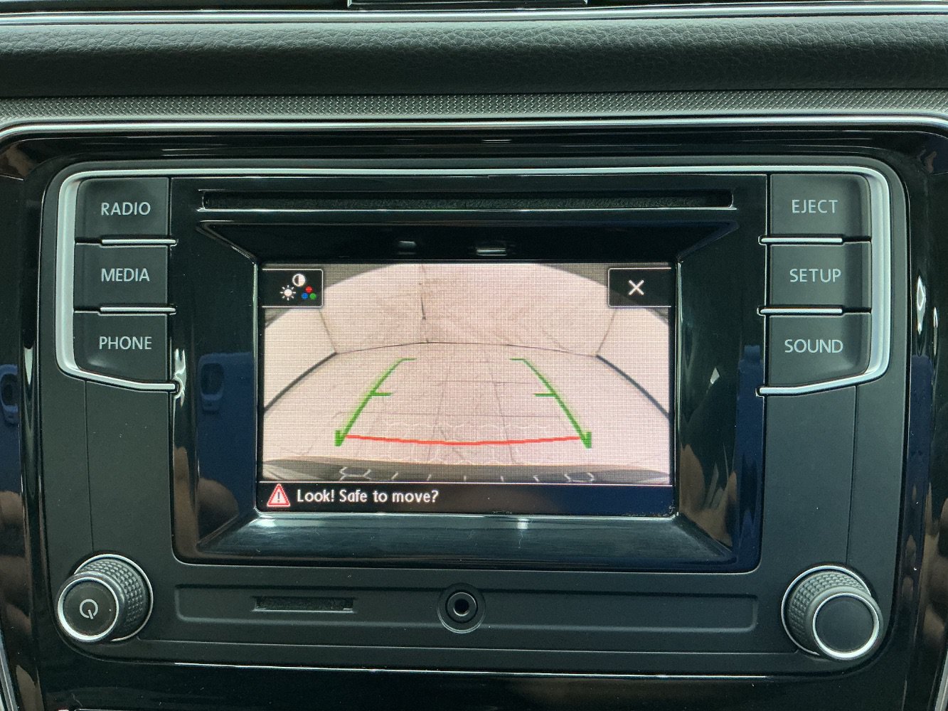 Used 2018 Volkswagen Passat 2.0T S w/ Driver Assistance Package FWD image 34