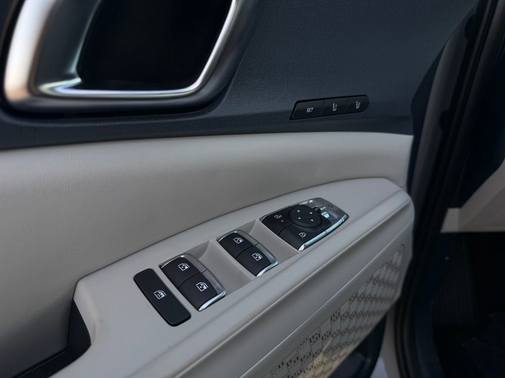 New 2026 Kia Carnival EX image 13