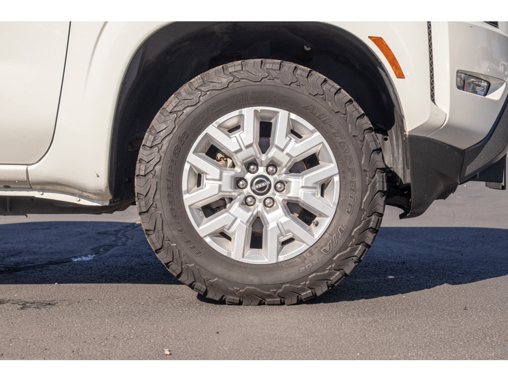 Used 2023 Nissan Frontier SV w/ Technology Package AWD/4WD image 9