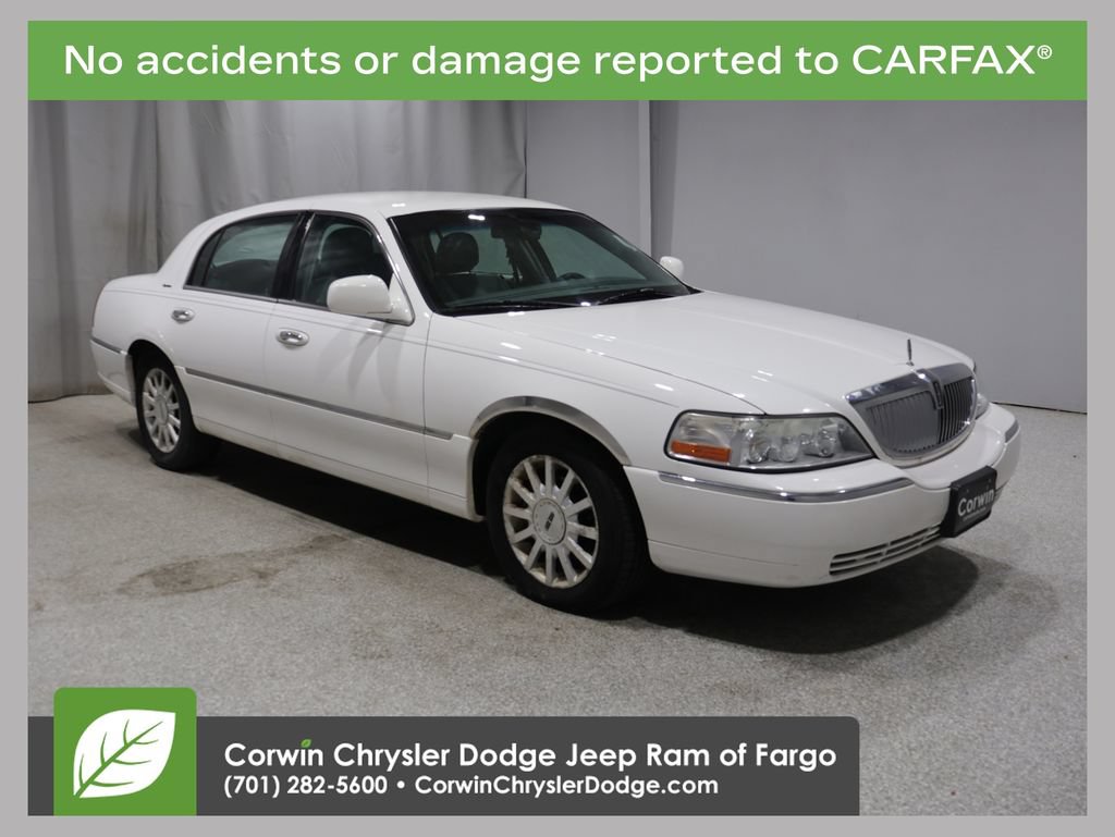 Used 2006 Lincoln Town Car Signature