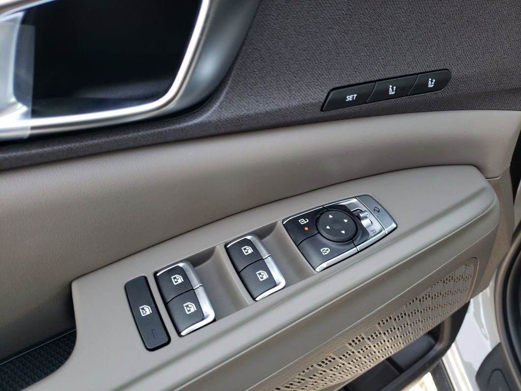 New 2026 Kia Carnival EX FWD image 16