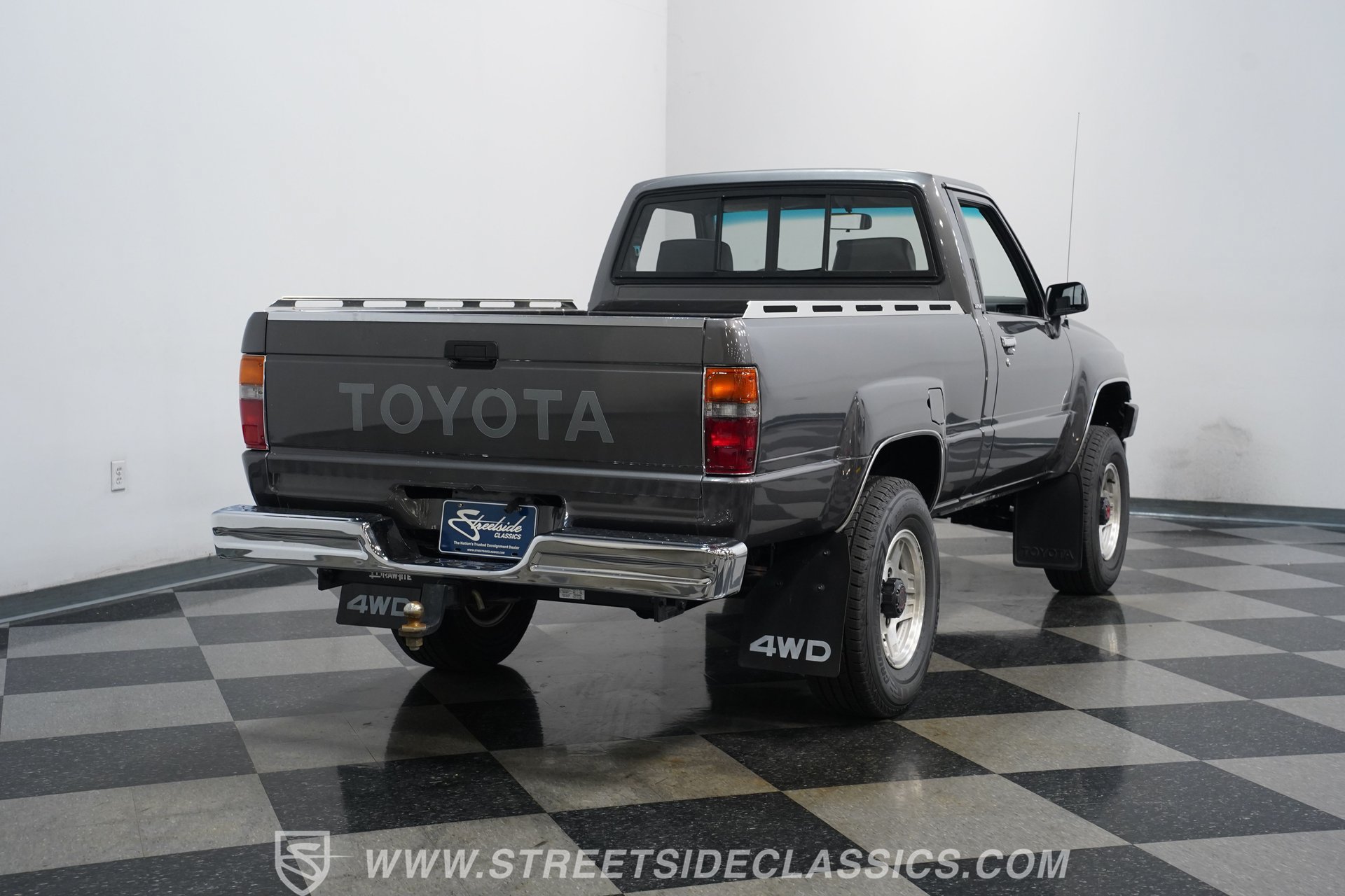 Used 1987 Toyota Pickup 4x4 Regular Cab image 12