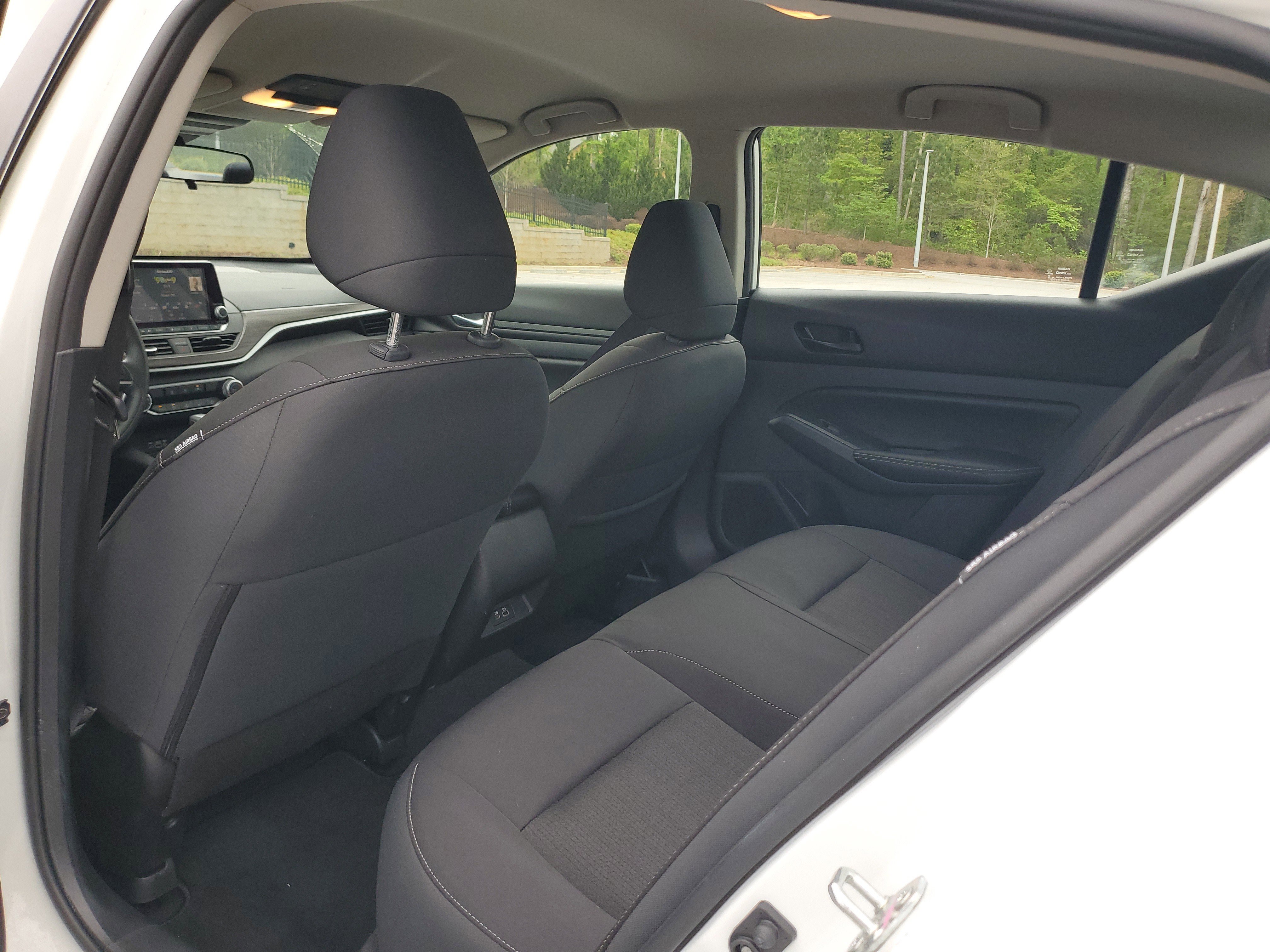 Used 2025 Nissan Altima 2.5 SV FWD image 10