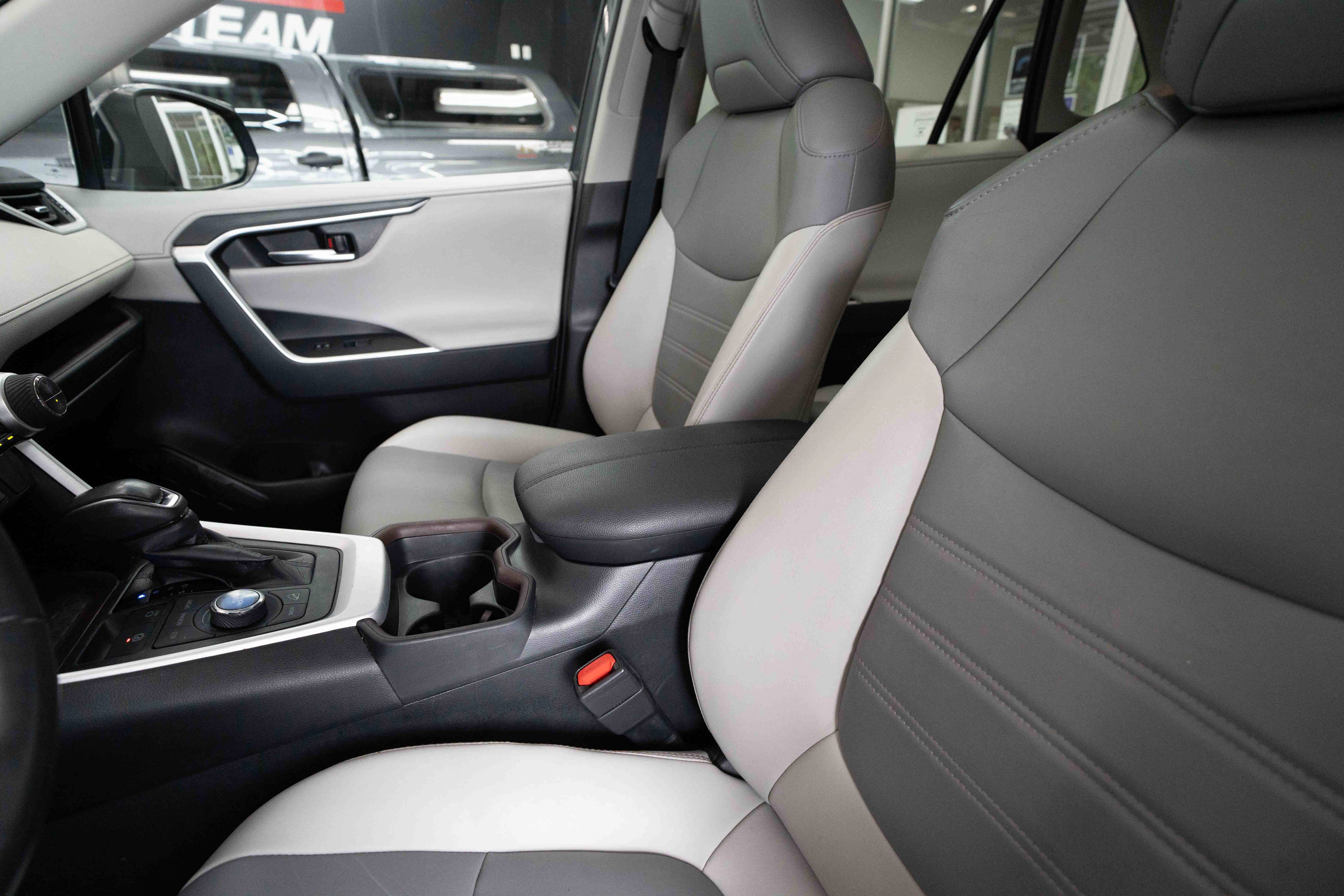 Used 2019 Toyota RAV4 Limited w/ All Weather Liner Package AWD/4WD image 10