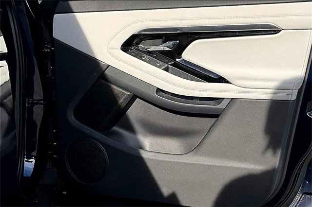 Used 2022 Land Rover Range Rover Evoque SE image 23