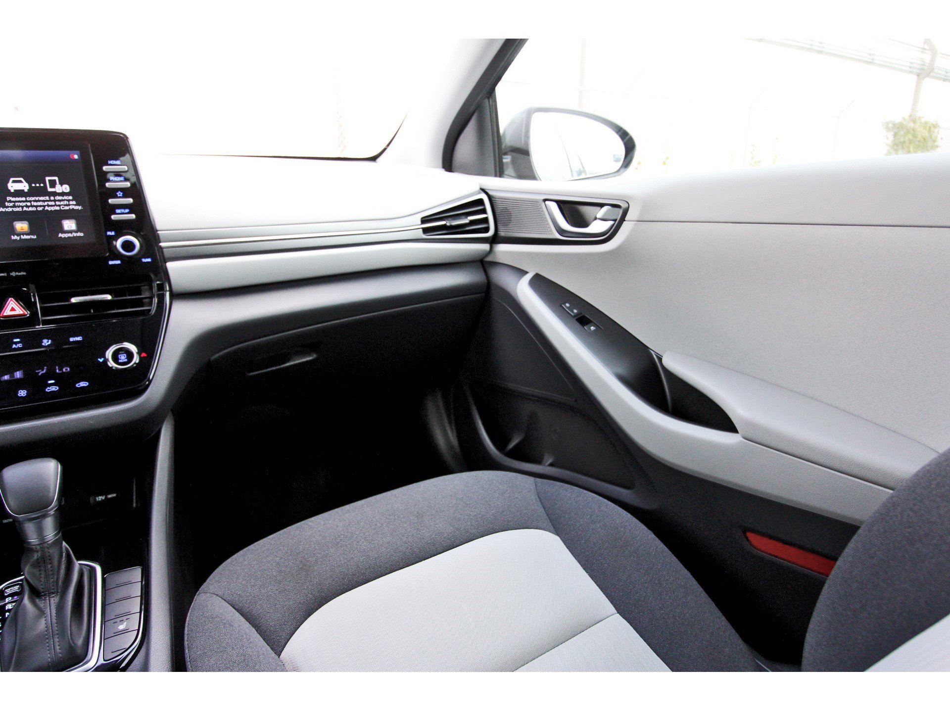 Used 2020 Hyundai Ioniq SEL image 12