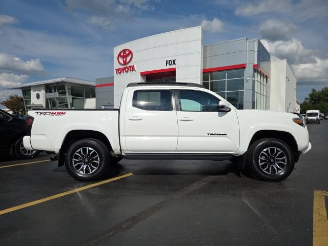 Used 2022 Toyota Tacoma TRD Sport AWD/4WD image 8