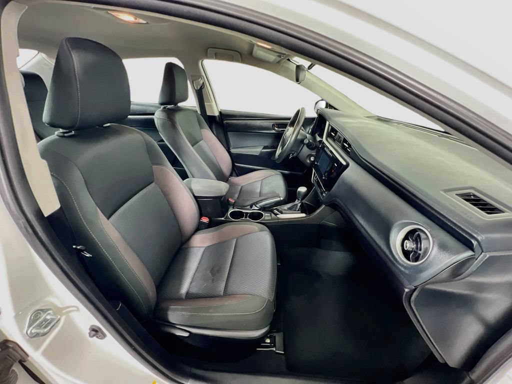 Used 2017 Toyota Corolla LE FWD image 29