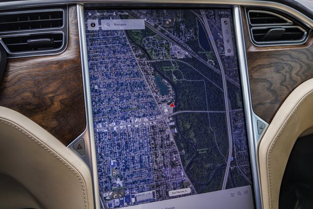 Used 2016 Tesla Model S 70D image 16