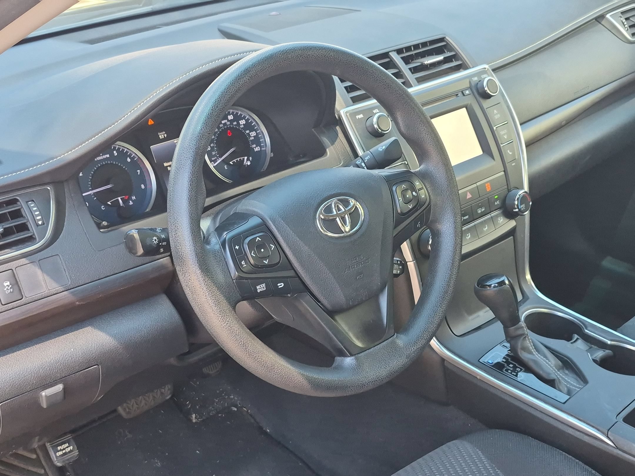 Used 2017 Toyota Camry LE FWD image 10
