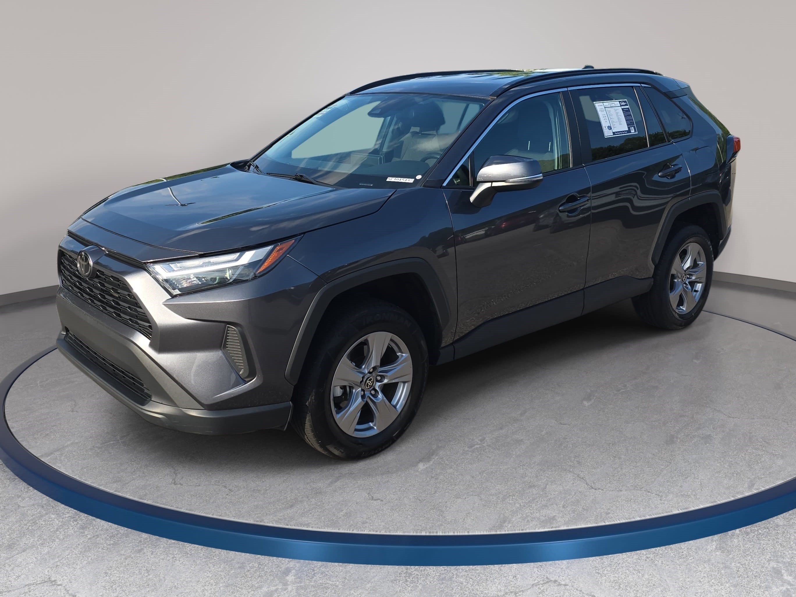 Used 2025 Toyota RAV4 XLE FWD video 1
