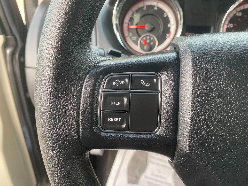 Used 2018 Dodge Grand Caravan SE w/ UConnect Hands-Free Group FWD image 16