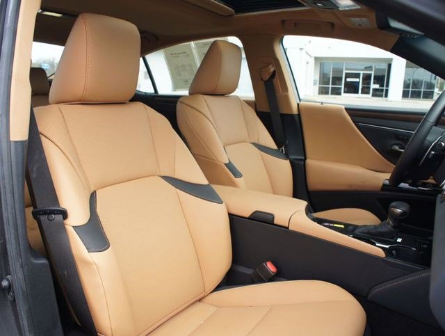 Used 2025 Lexus ES 350 w/ Premium Package FWD image 22