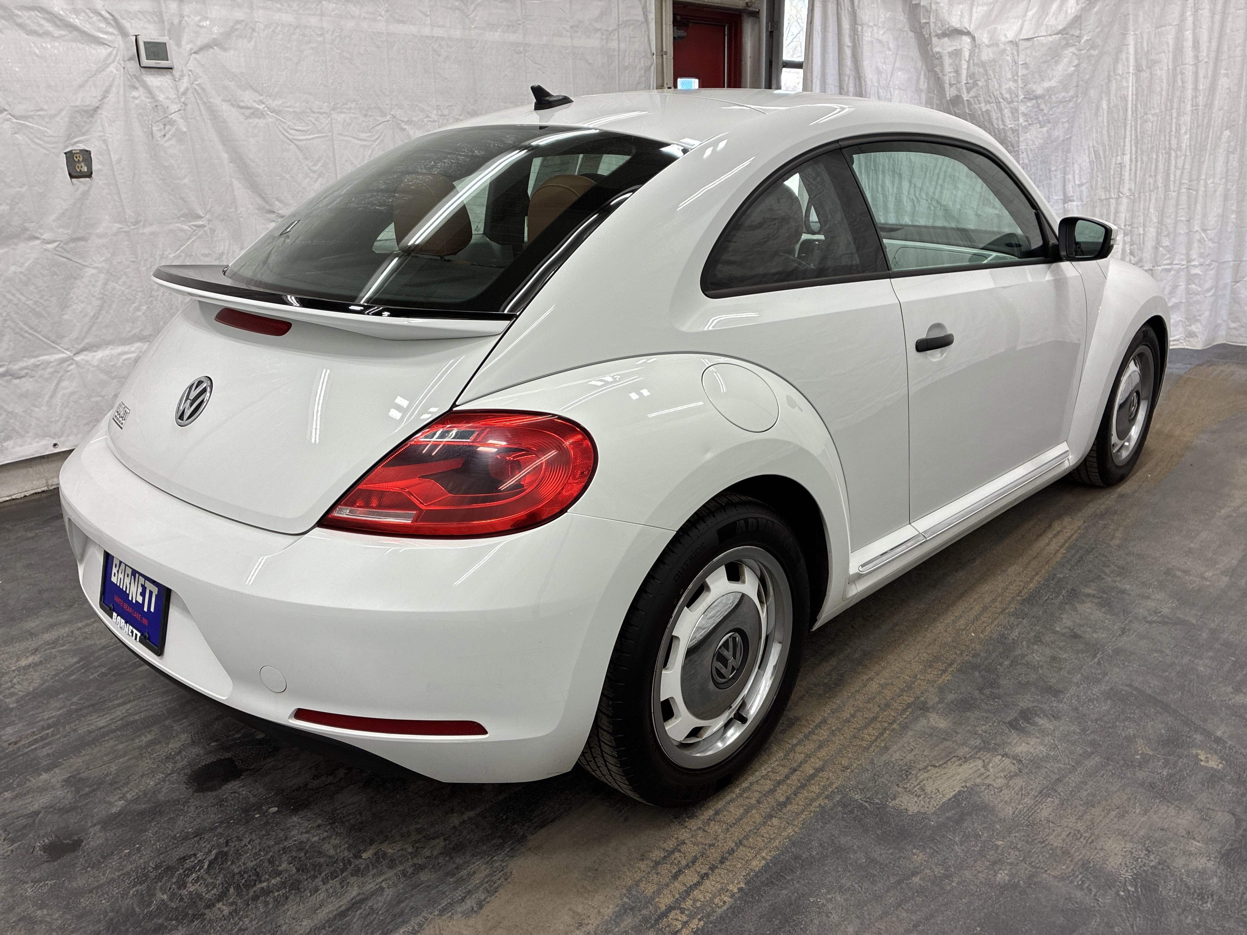 Used 2015 Volkswagen Beetle 1.8T Classic FWD image 3