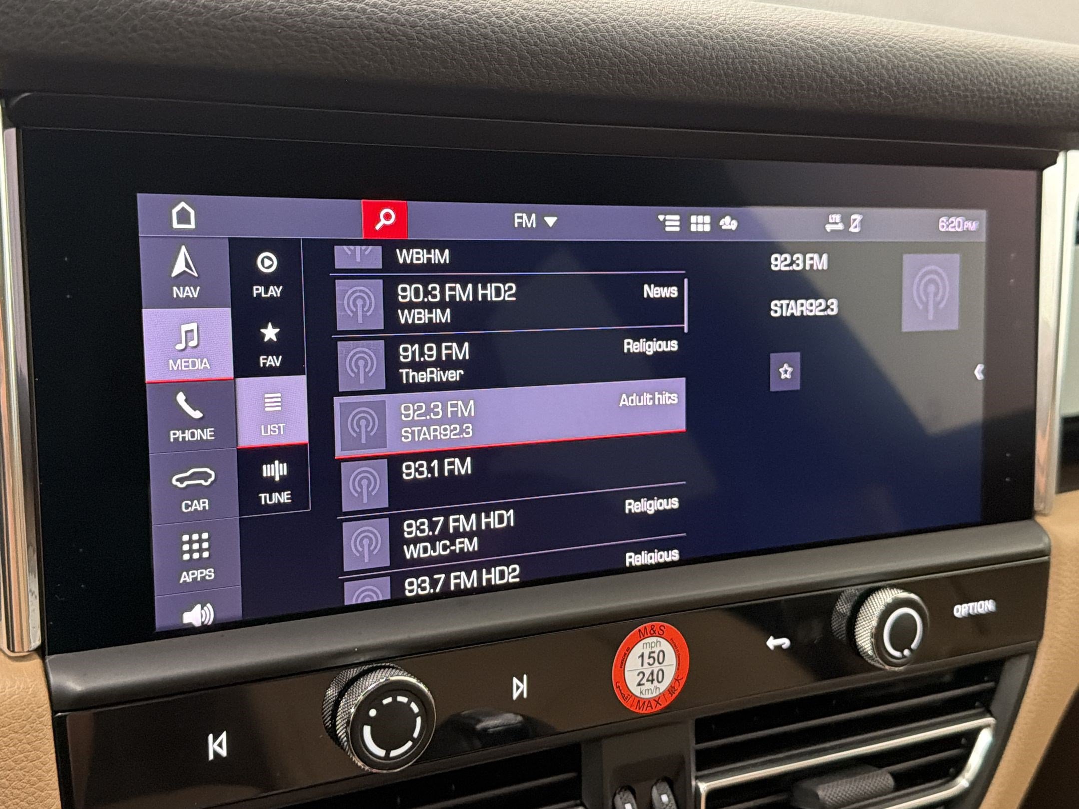 Used 2026 Porsche Macan AWD/4WD image 18