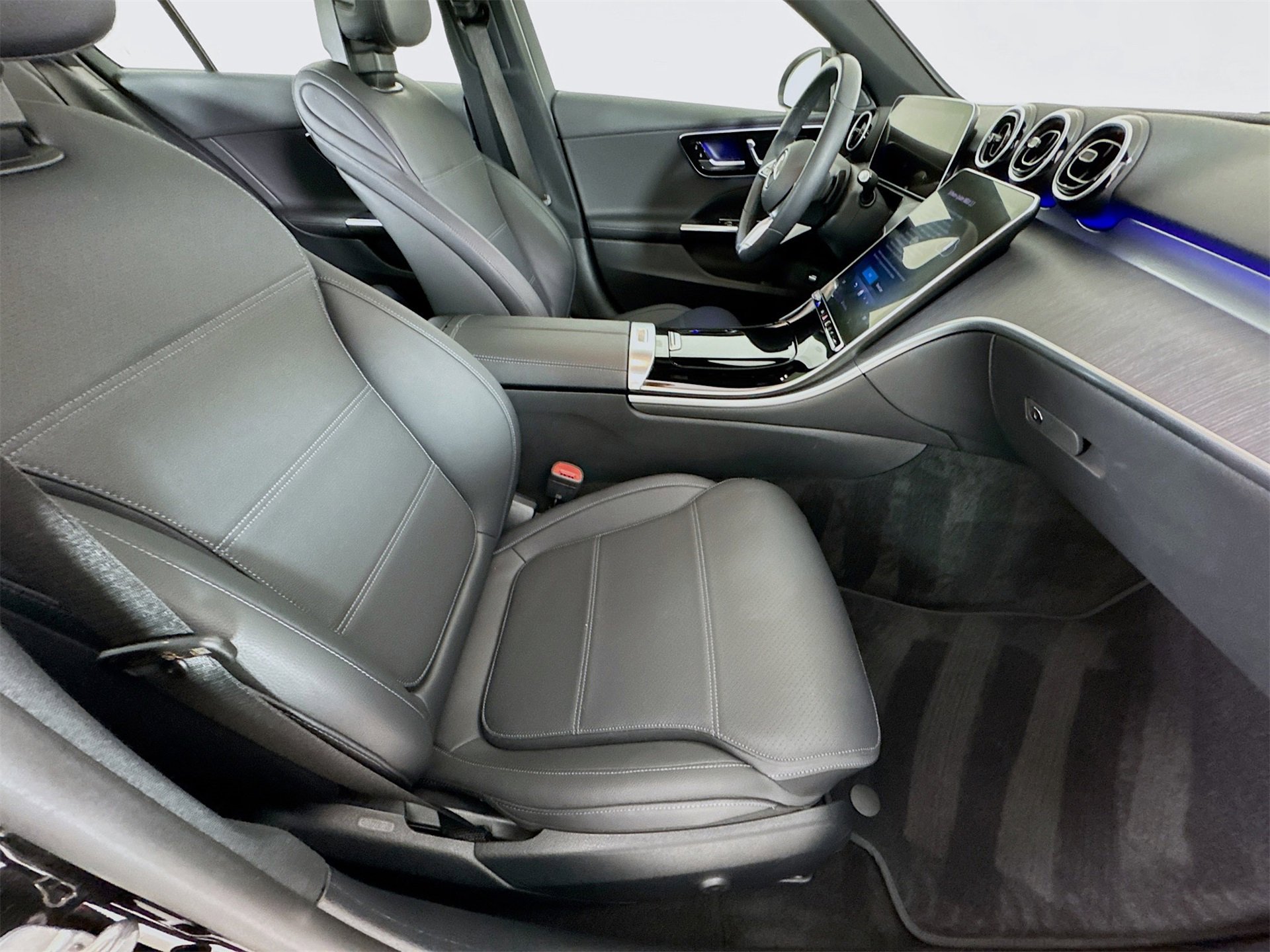 Certified 2025 Mercedes-Benz C 300 Sedan image 29