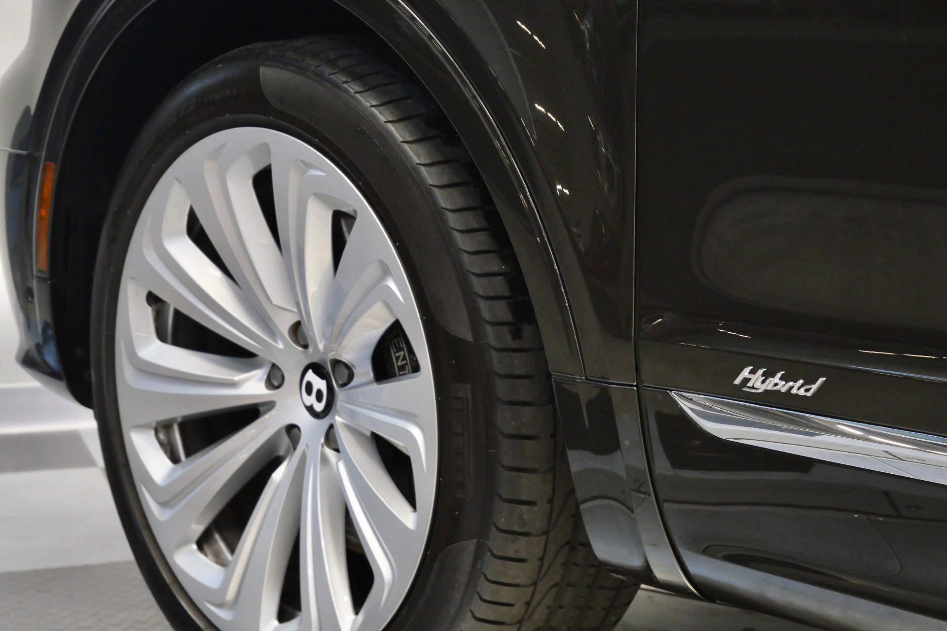 Used 2021 Bentley Bentayga Hybrid -Mulliner Driving Speci image 49