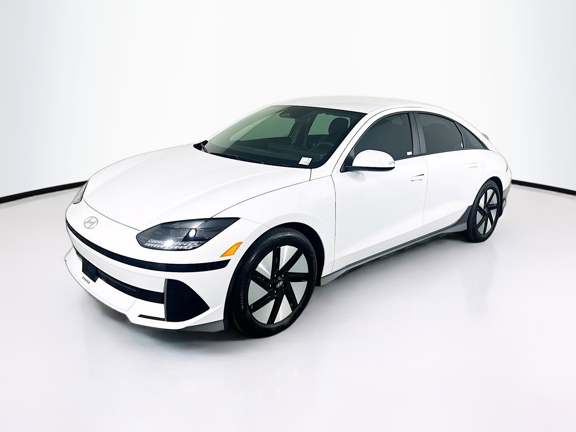 Used 2024 Hyundai Ioniq 6 SE image 3