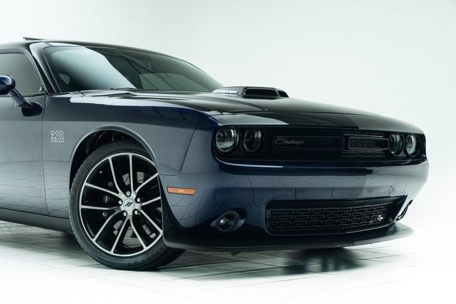 Used 2017 Dodge Challenger R/T Scat Pack RWD image 4