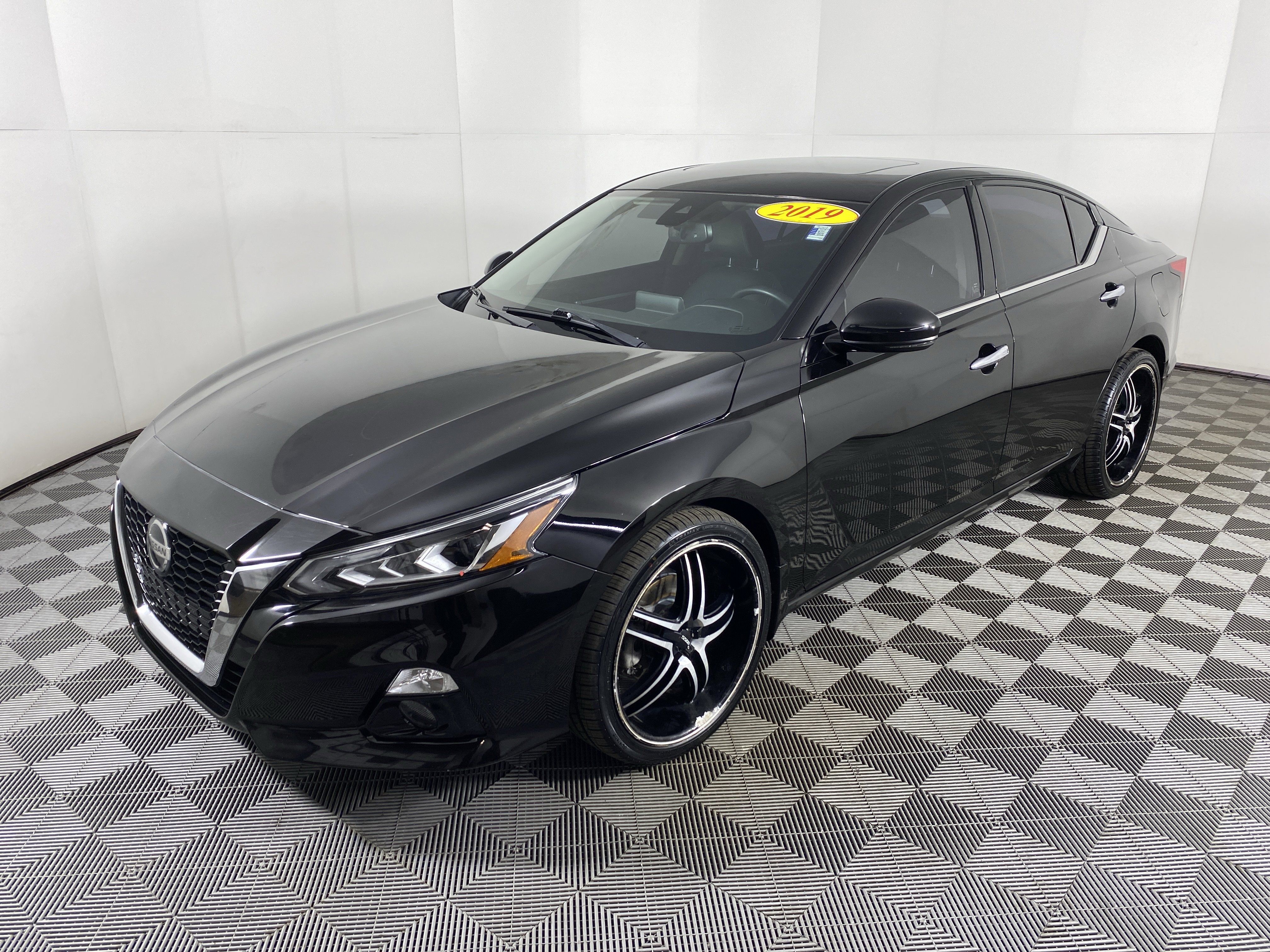 Used 2019 Nissan Altima 2.5 SV image 12