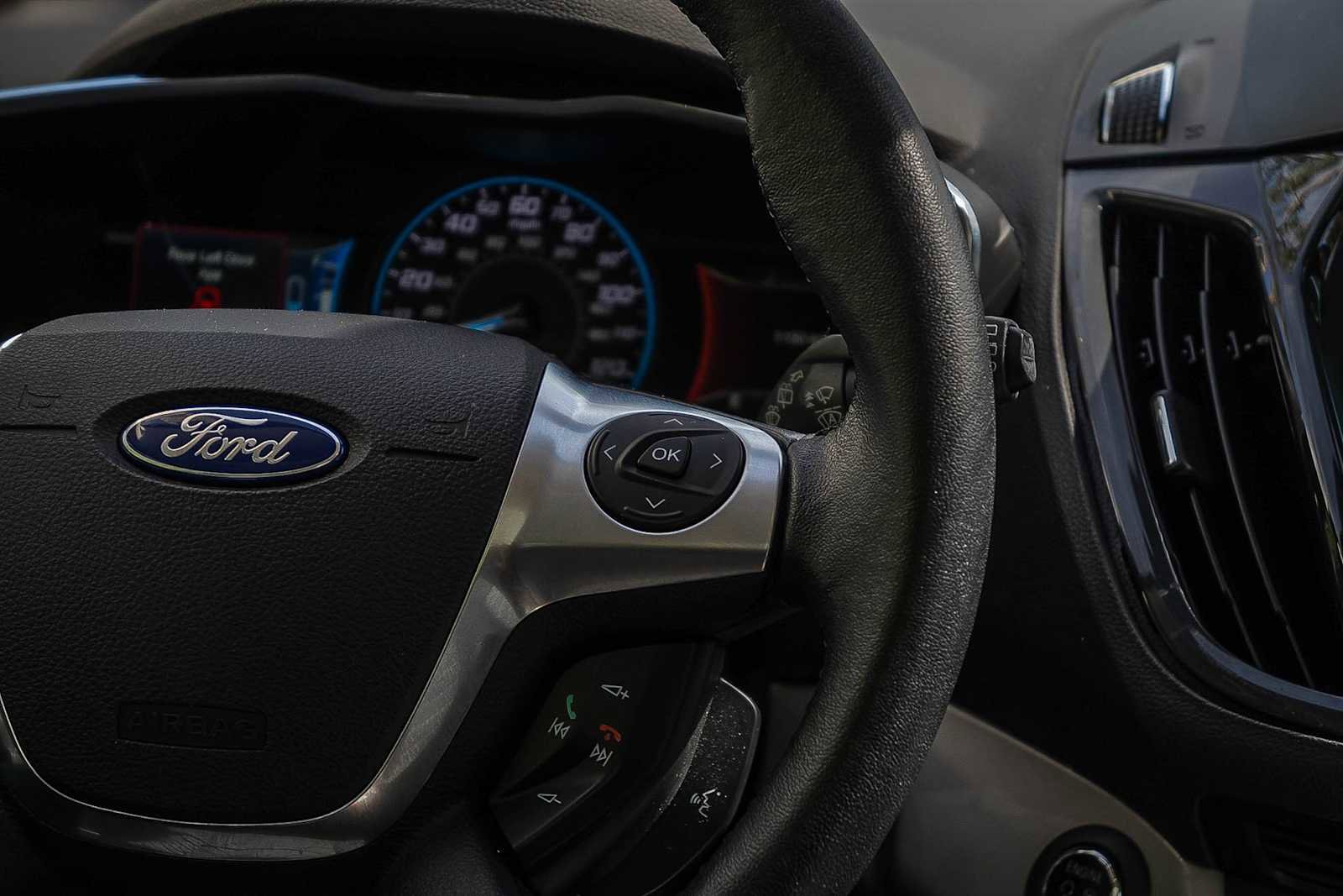 Used 2016 Ford C-MAX Energi SEL w/ Equipment Group 303A image 17