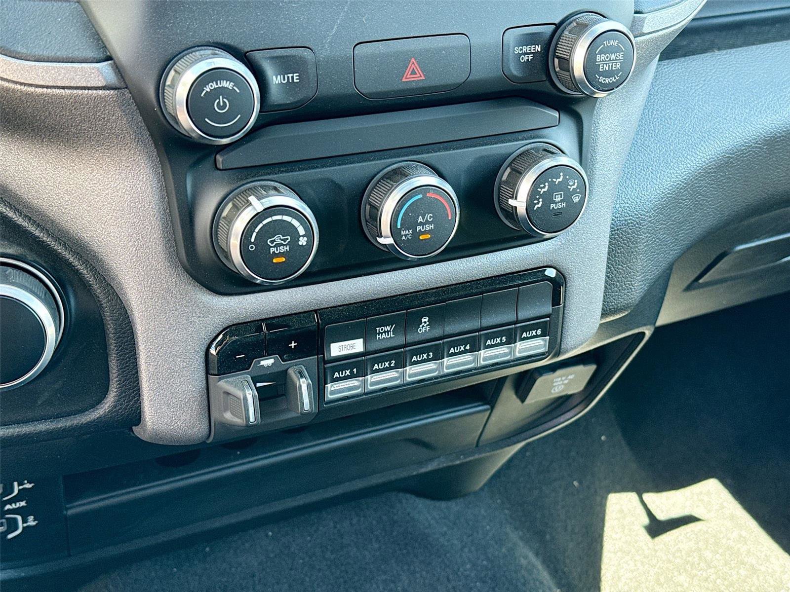 New 2024 RAM 2500 Tradesman w/ Chrome Appearance Group image 10