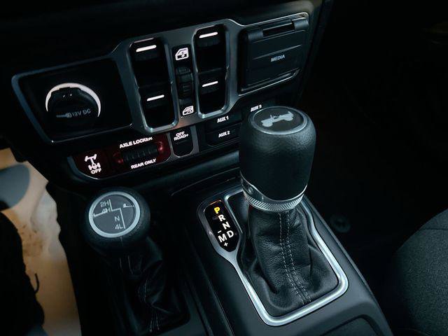 Certified 2025 Jeep Wrangler Willys image 21