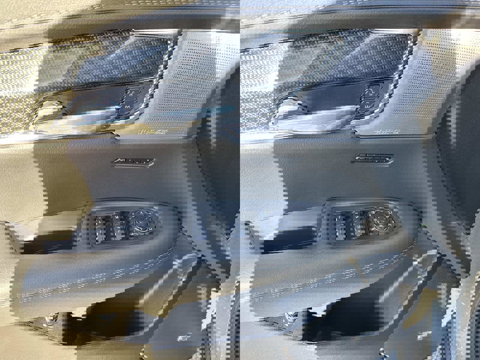 Certified 2024 Cadillac XT6 Sport w/ Technology Package image 19