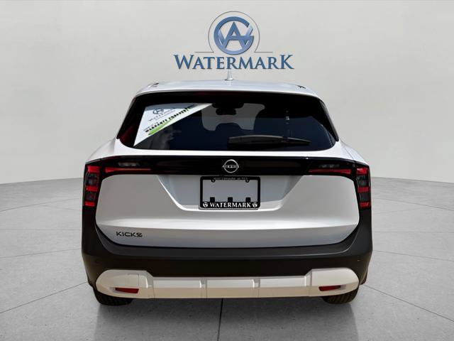 Certified 2025 Nissan Kicks SV w/ Charging Package FWD image 3