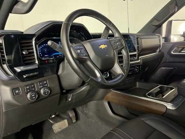 Used 2024 Chevrolet Silverado 3500 High Country w/ Technology Package image 17