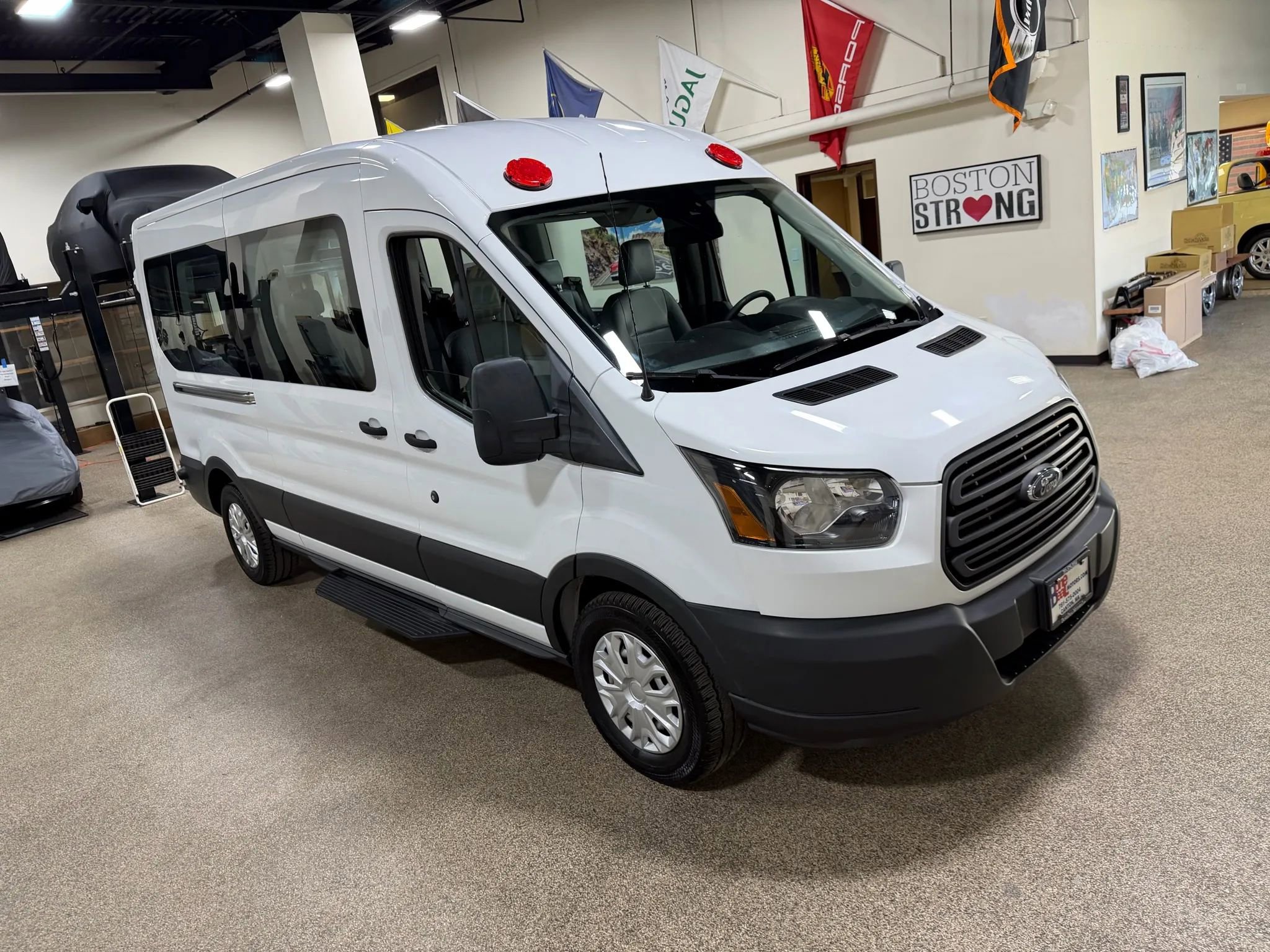Used 2018 Ford Transit 350 XL image 13