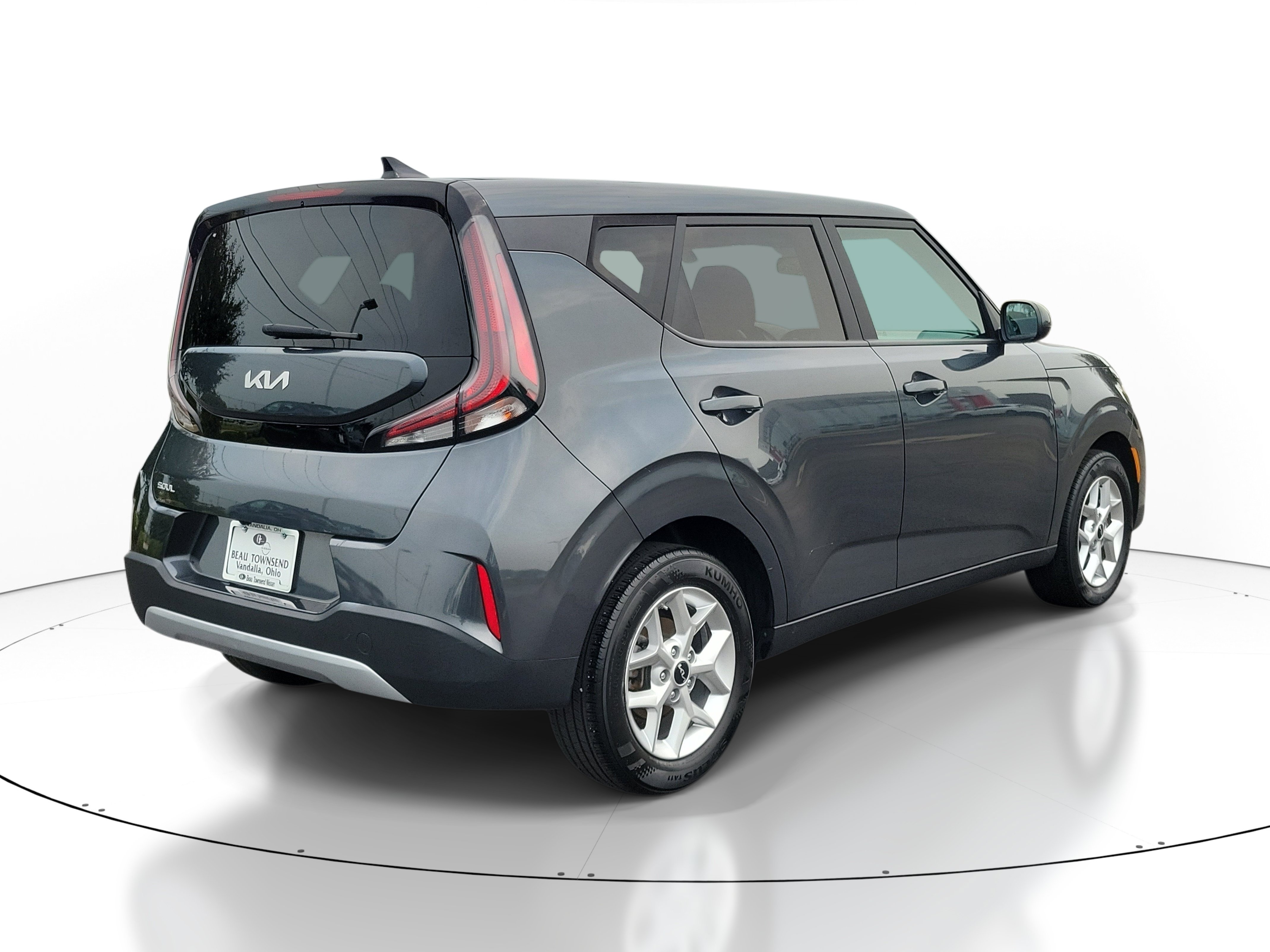 Used 2024 Kia Soul LX w/ Option Group 015 FWD image 4