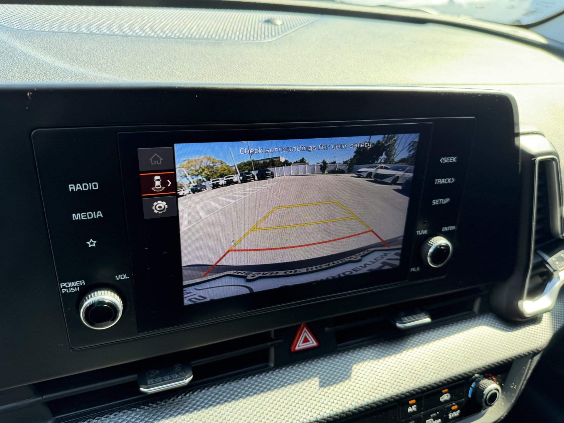 Used 2023 Kia Sportage LX image 13