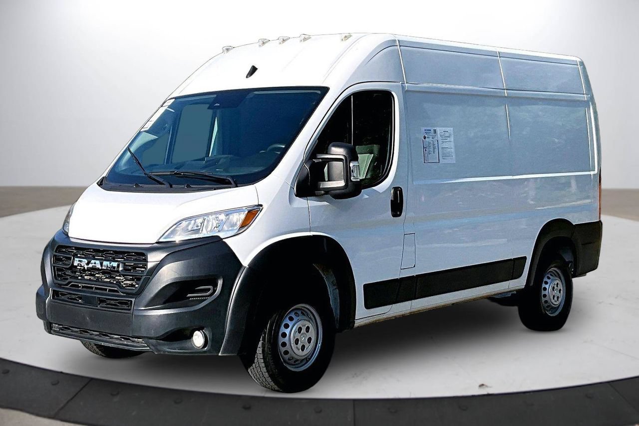 Used 2024 RAM ProMaster 2500 w/ Convenience Group FWD image 4