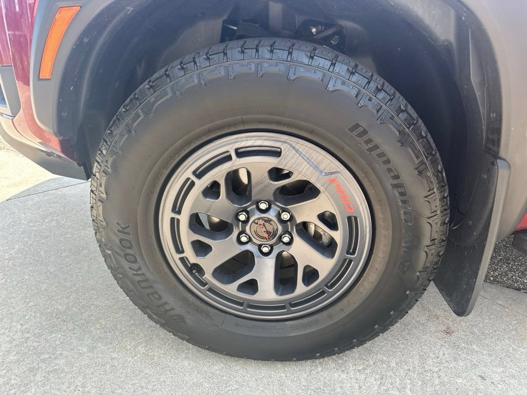 Used 2025 Nissan Frontier PRO-4X AWD/4WD image 33
