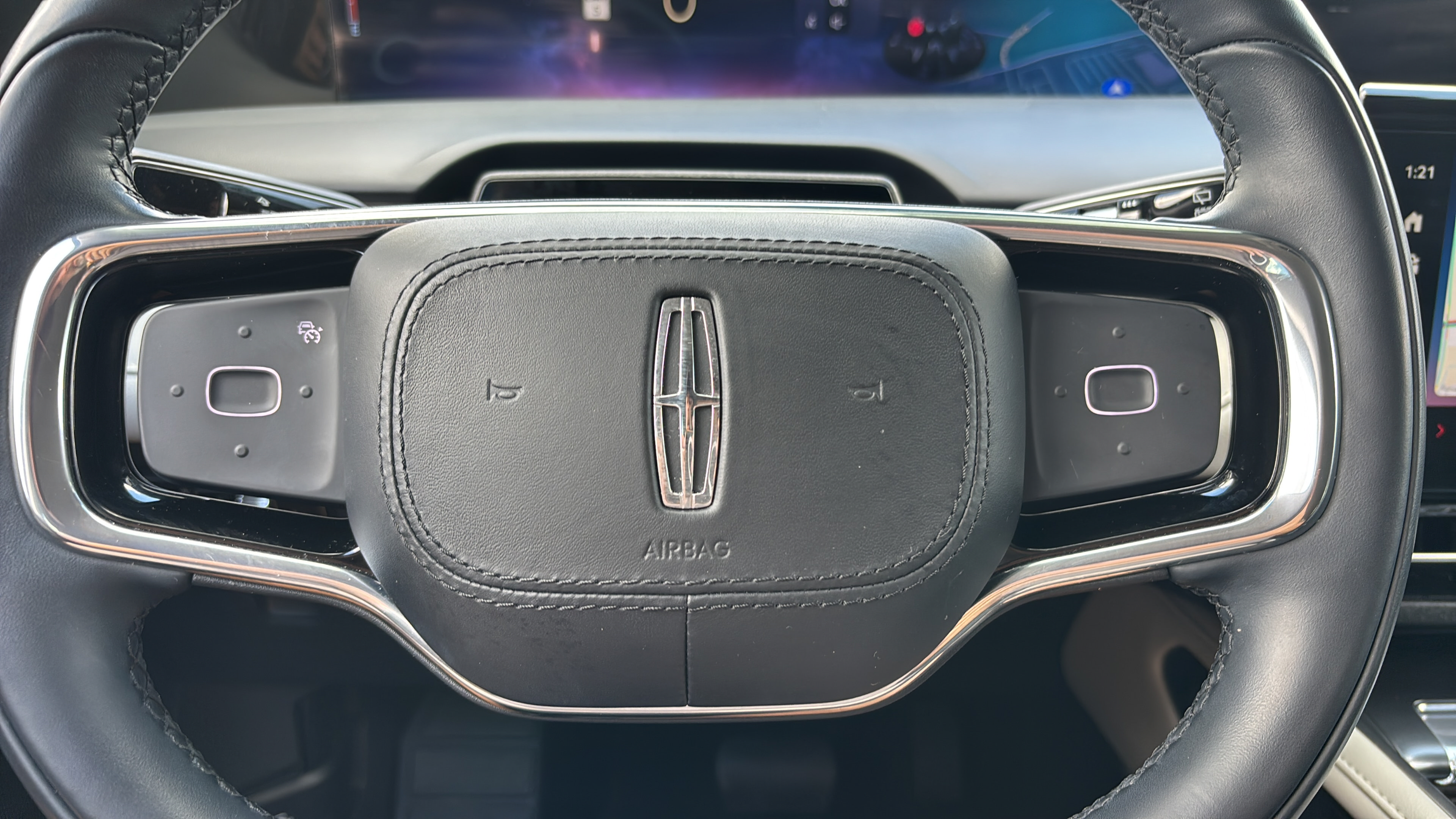 Used 2025 Lincoln Nautilus Premier AWD/4WD image 20