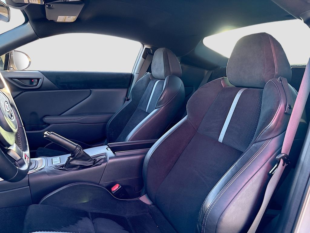 Used 2024 Toyota GR86 Premium image 20