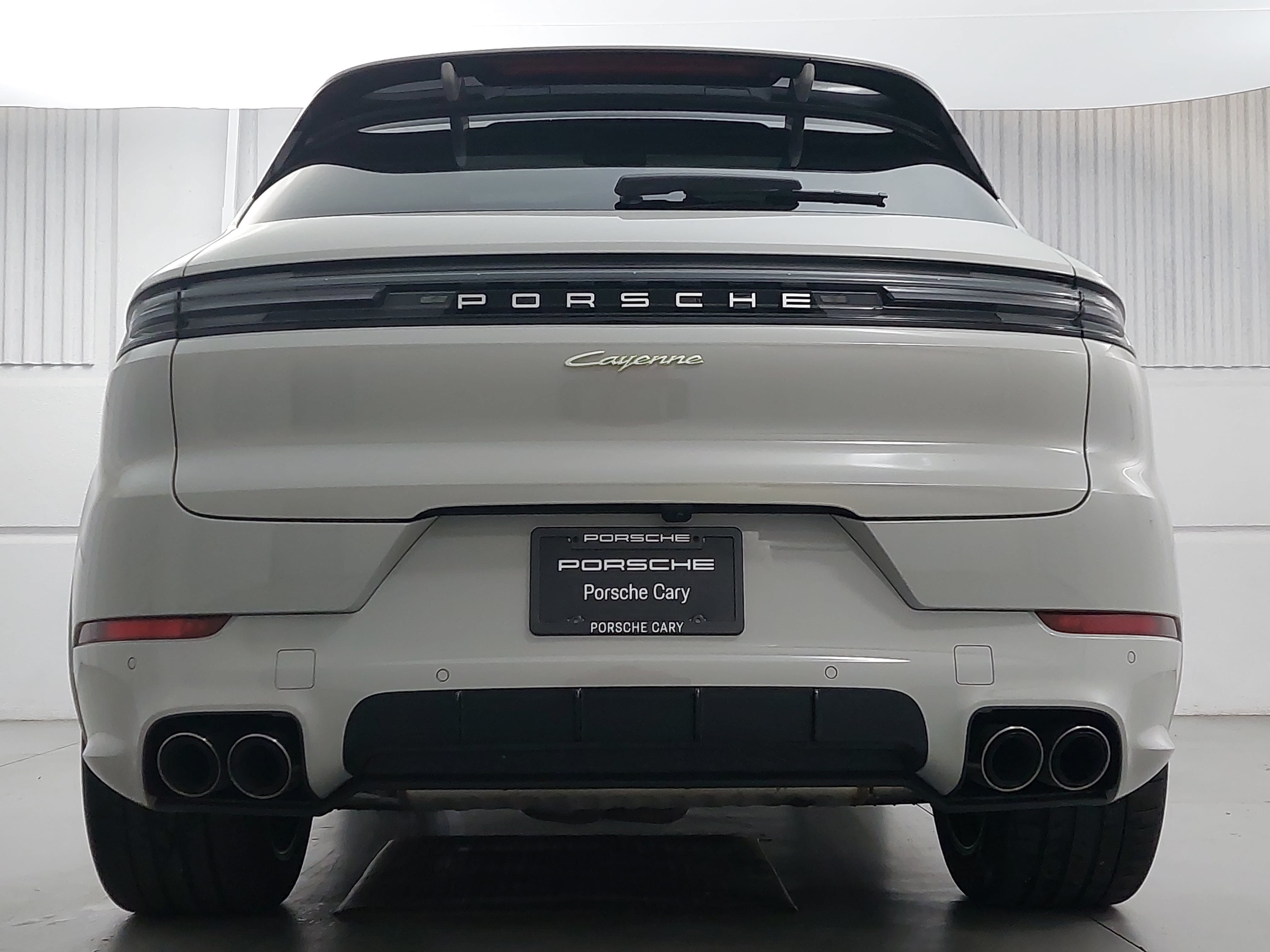 Certified 2025 Porsche Cayenne E-Hybrid AWD/4WD image 6