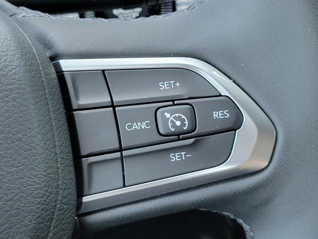 Used 2023 Jeep Compass Latitude w/ Convenience Group AWD/4WD image 23
