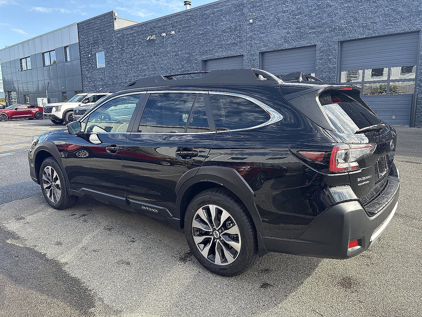 Used 2025 Subaru Outback Limited image 12