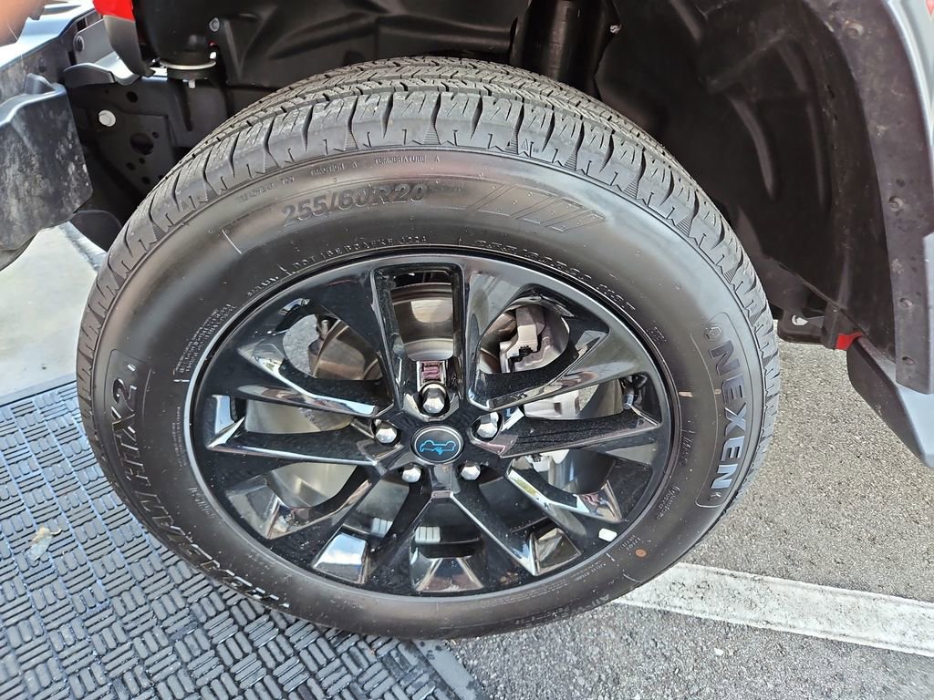 Used 2025 Jeep Wrangler Unlimited Sahara image 33