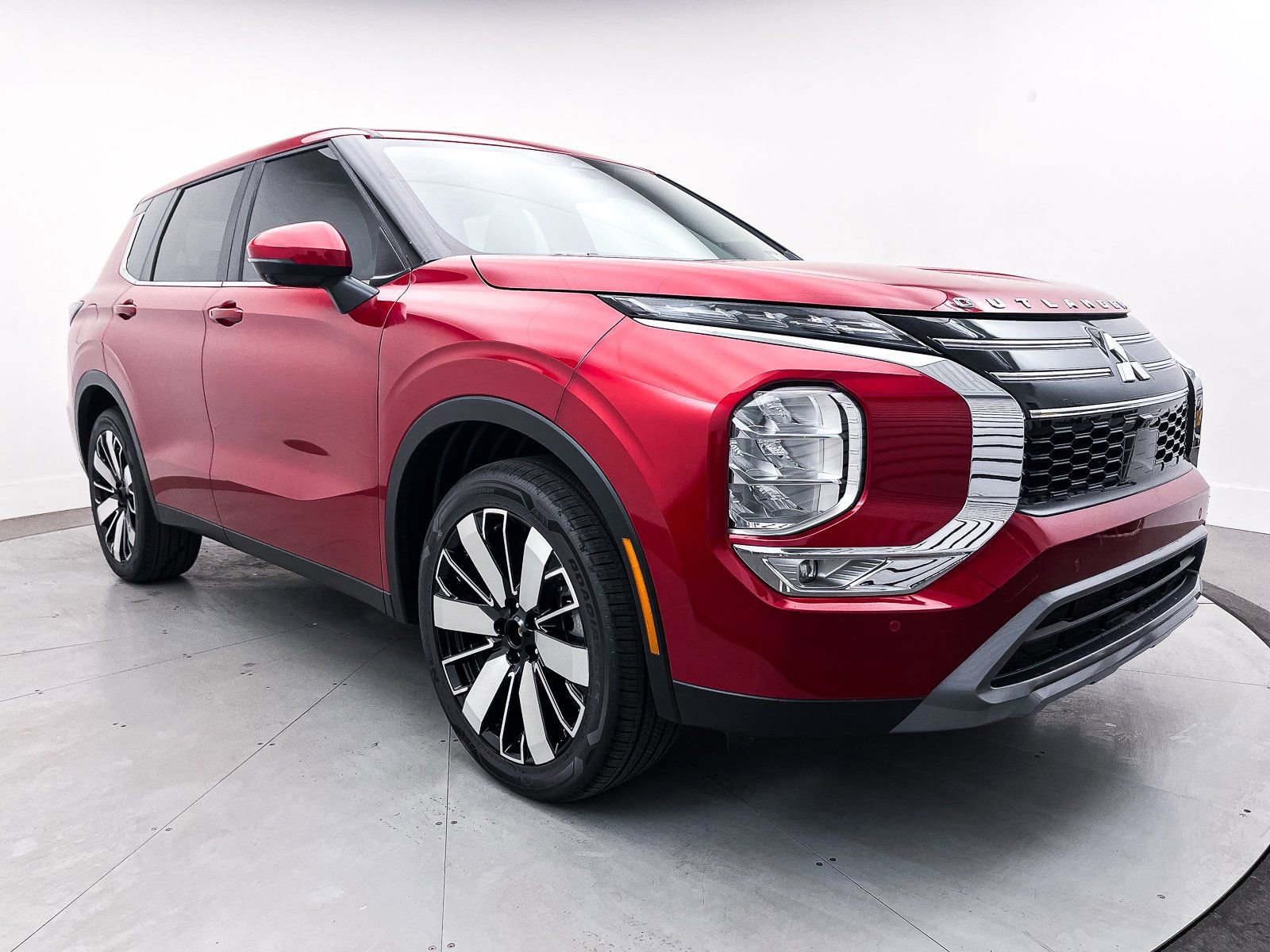 New 2025 Mitsubishi Outlander SE